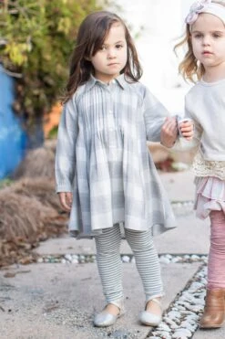 Mimi & Maggie Cozy Plaid Swing Girls Dress - Grey (Size 5 Left)